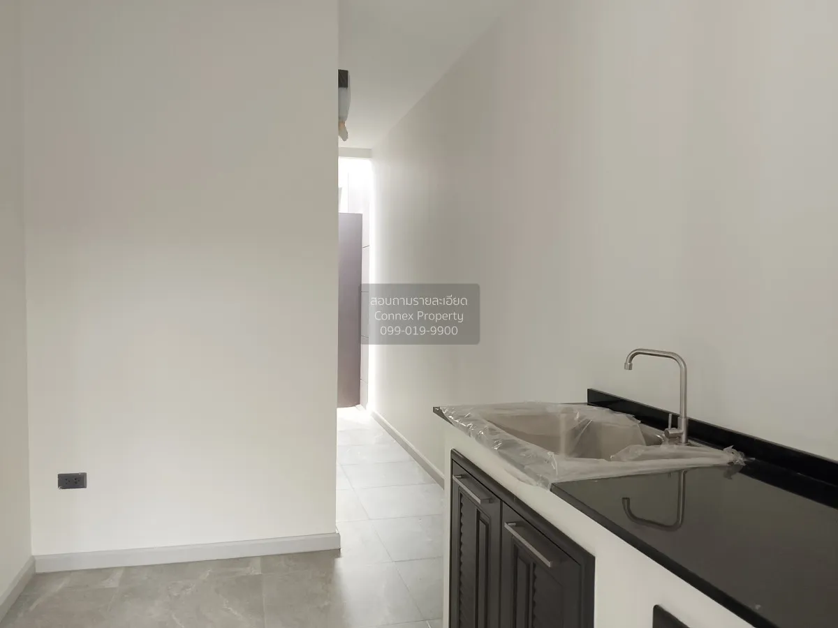 For Rent House , Feel Town Lat Phrao 101 , high floor , wide fron