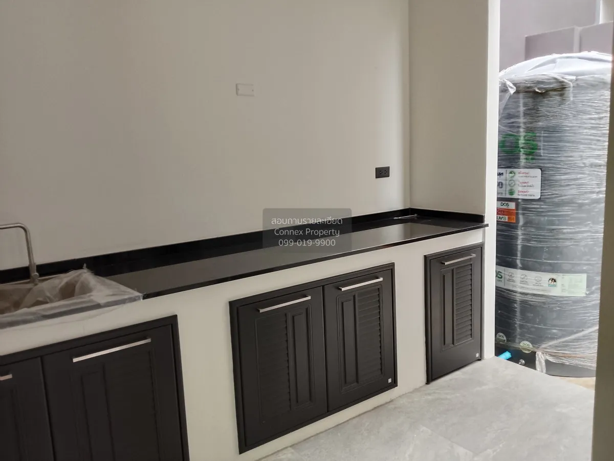For Rent House , Feel Town Lat Phrao 101 , high floor , wide fron