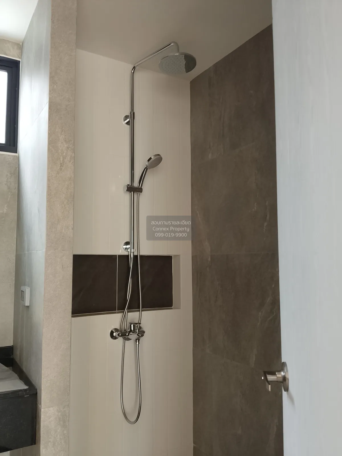 For Rent House , Feel Town Lat Phrao 101 , high floor , wide fron