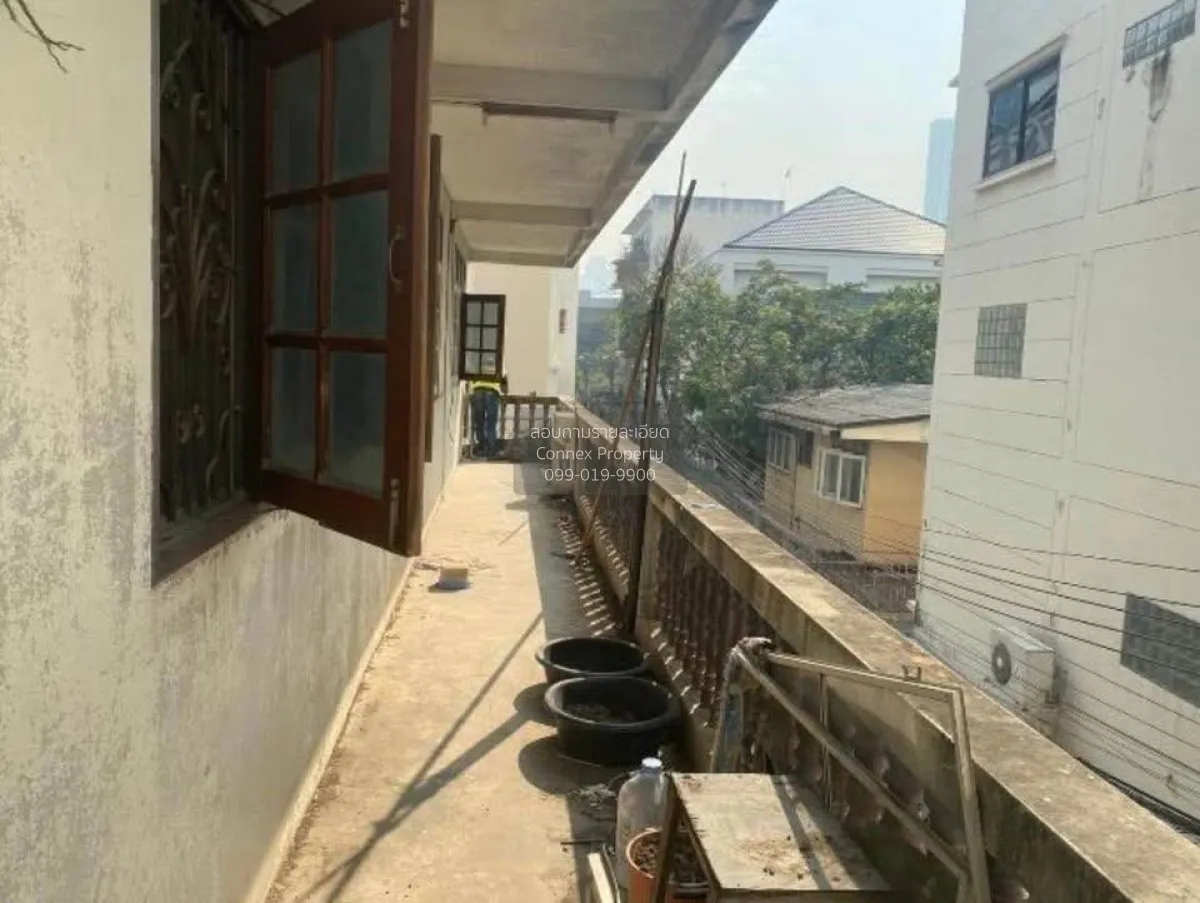 For Sale 6-story building, Krung Thon Buri , Khlong Ton Sai , Khl