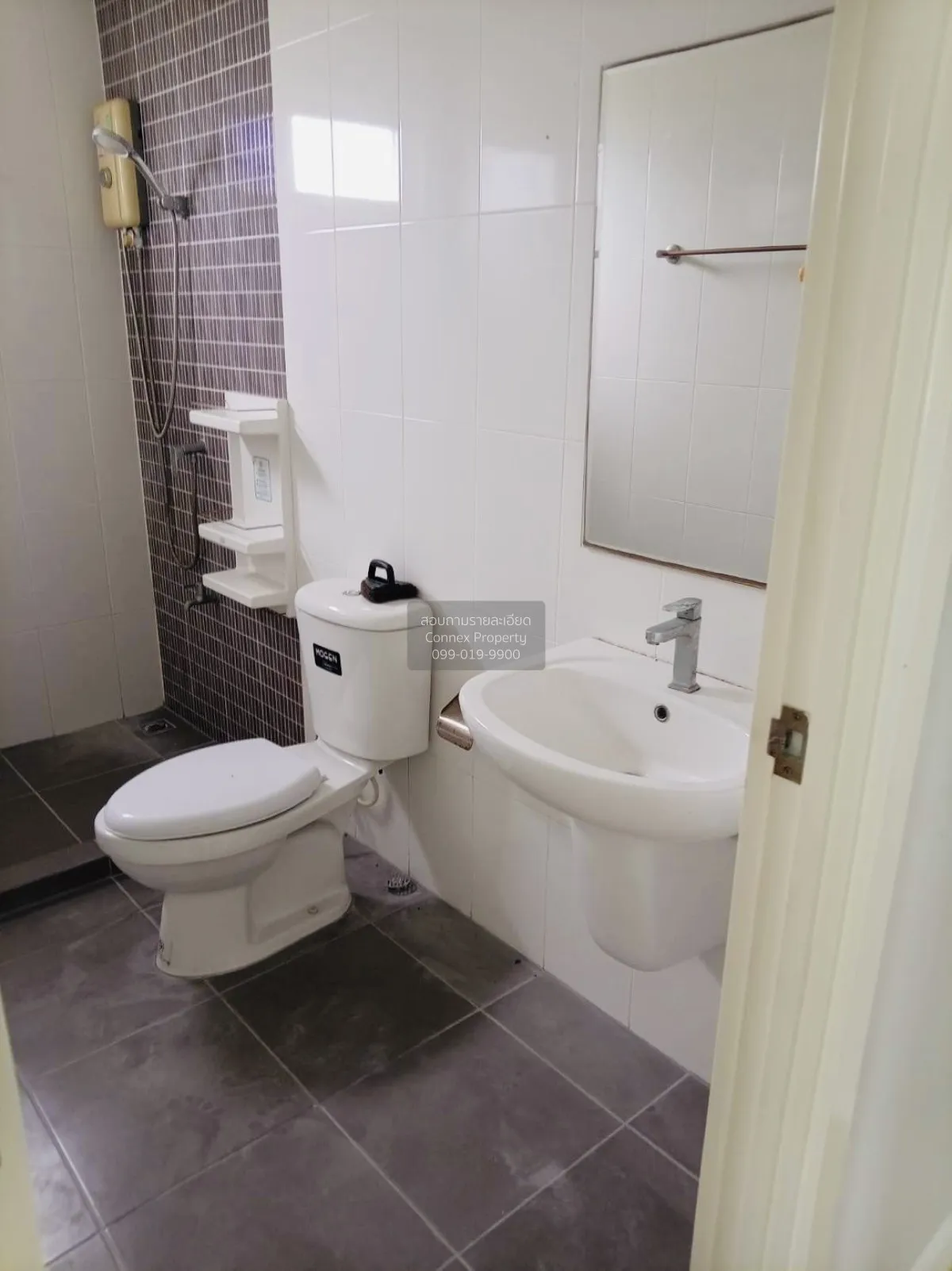 For Sale House , The Pana Petchkasem - Sai 3 , corner unit , Khlo