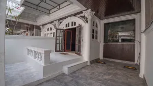 For Rent Townhouse Soi Ek-kamai , Khlong Tan Nuea , Watthana , Bangkok , CX-165653