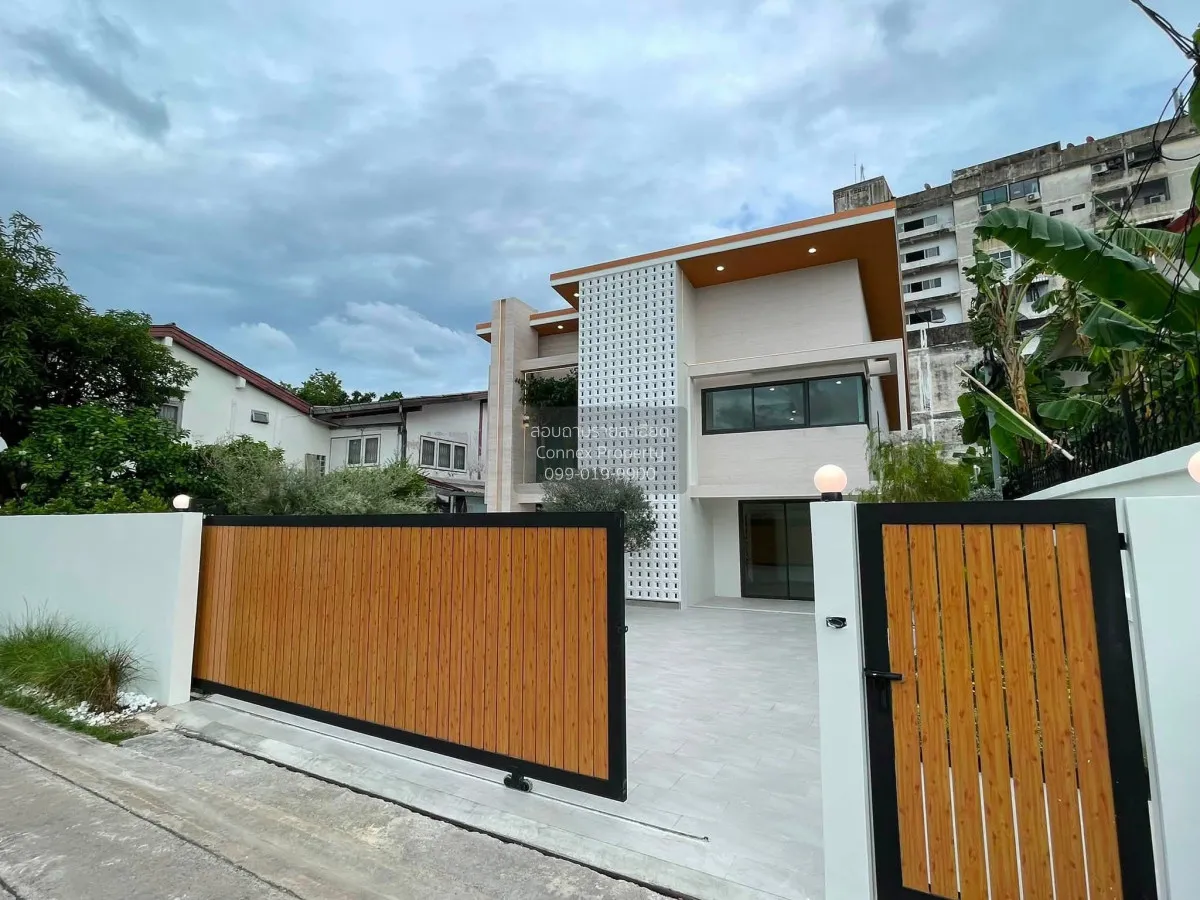 For Sale 2-Story Detached House, Chokchai 4 Soi 36 , newly renova 1