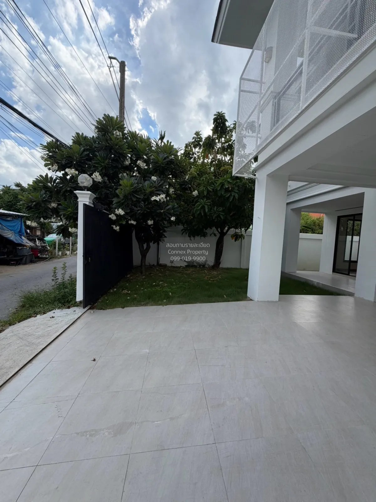 For Sale Newly renovated detached house in the heart of Chokchai  3