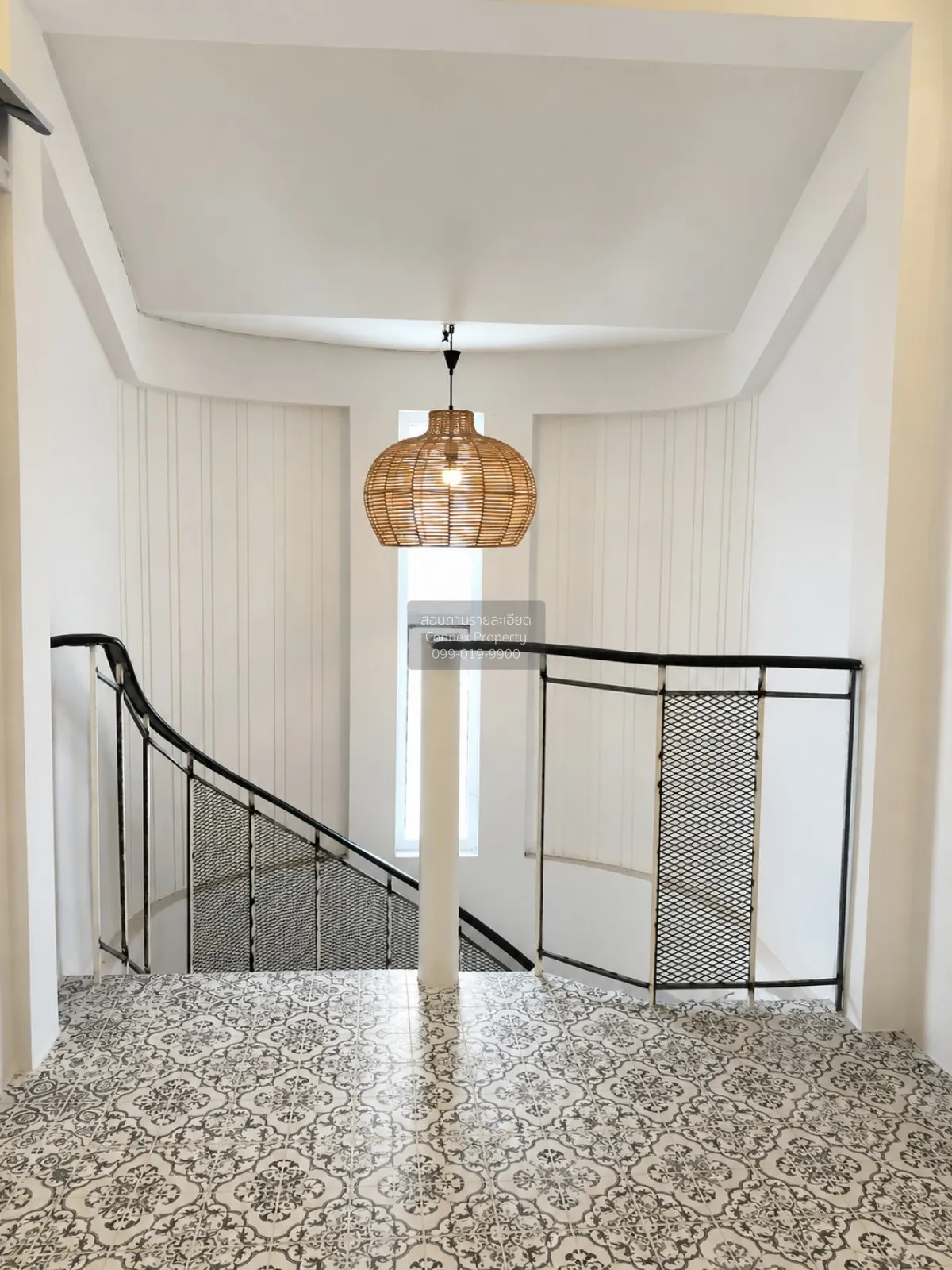 For Sale Baan Mee Chok , corner unit , wide frontage , newly reno