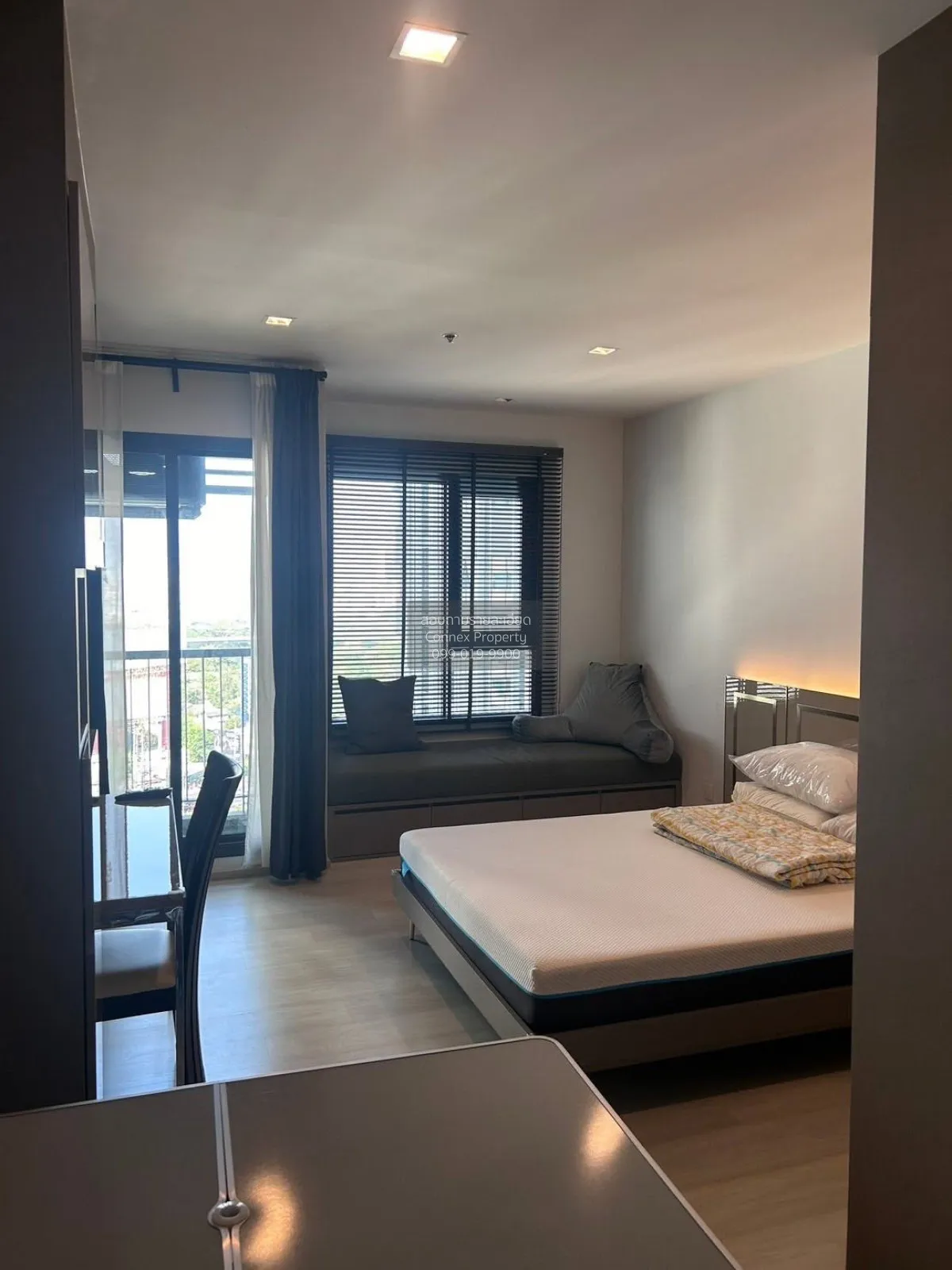 For Rent Condo , Life One Wireless , high floor , newly renovated 1