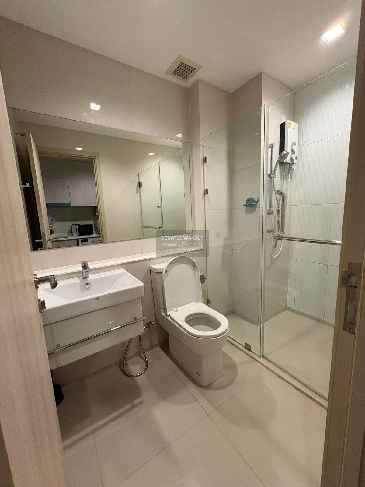 For Rent Condo , Life One Wireless , high floor , newly renovated