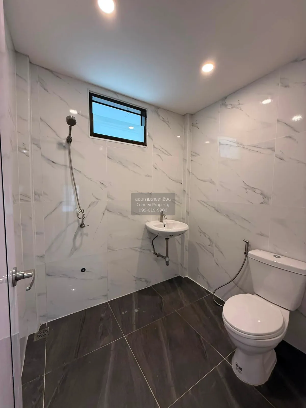 For Sale Townhouse/Townhome  , Suan Luang Ville 6 , Dok Mai , Pra