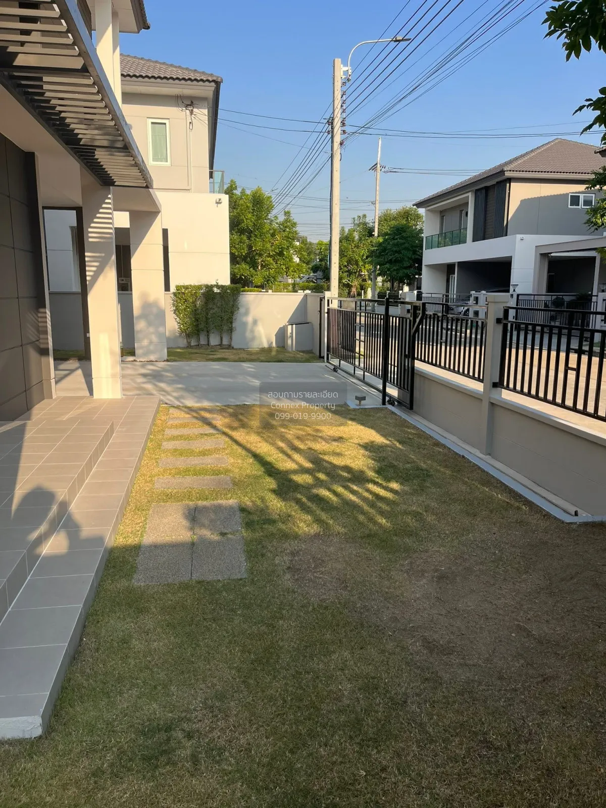 ขายด่วน บ้านใหม่อายุเพียง 1 ปี เซนโทร เพชรเกษม 69 หนองแขม เขต หนอ 2