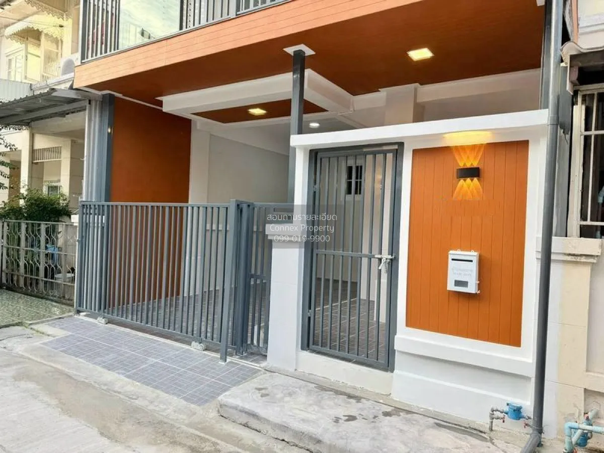 For Sale Townhouse/Townhome  , Baan Piyawararom 1 , newly renovat 3