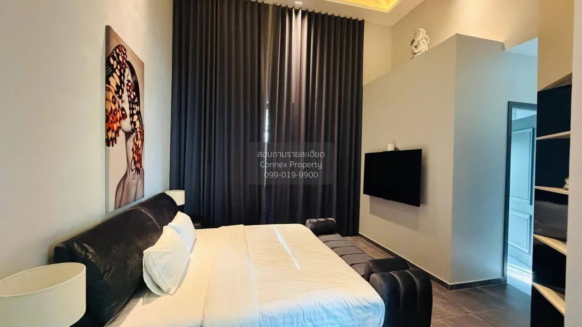 For Rent Newly built luxury house with a swimming pool, Soi Wang 
