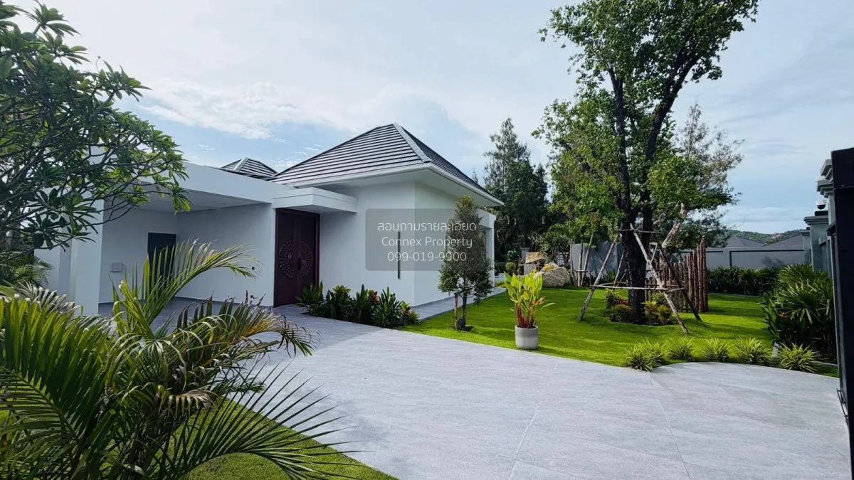For Rent Newly built luxury house with a swimming pool, Soi Wang 