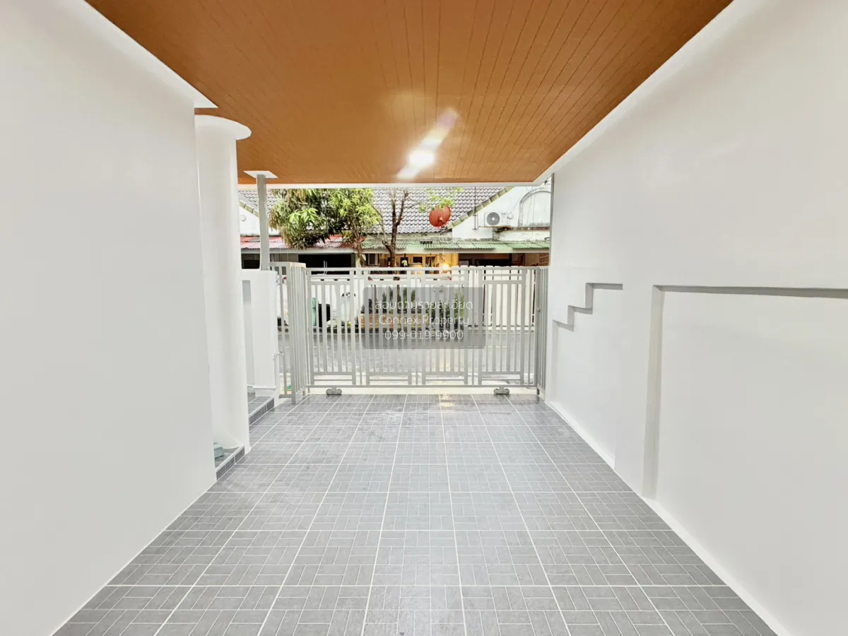 For Sale Townhouse/Townhome  , Baan Rom Ngao Mai , wide frontage 