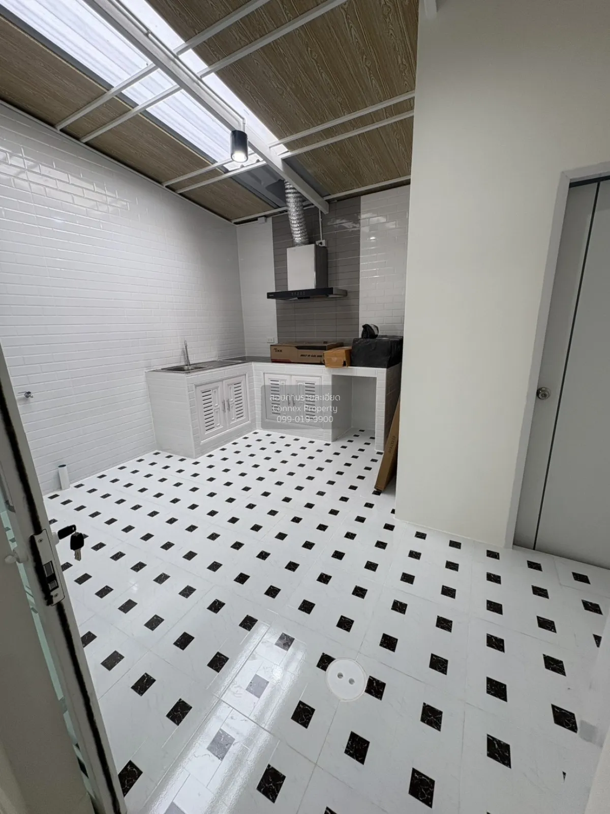 For Sale Townhouse/Townhome  , The Town Phoemsin 20 , Khlong Than