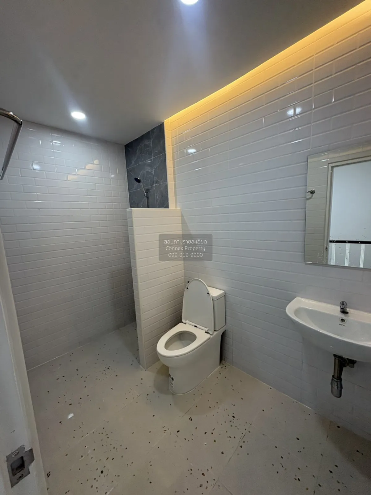 For Sale Townhouse/Townhome  , The Town Phoemsin 20 , Khlong Than