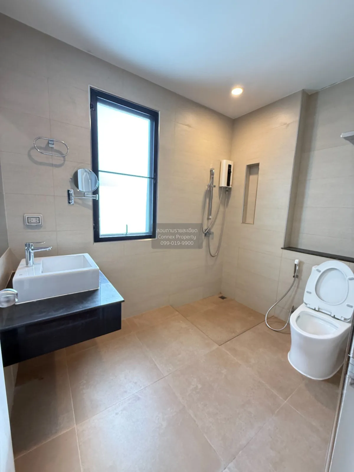 For Sale House , Lake View Park Wongwaen - Bangna , Dok Mai , Pra