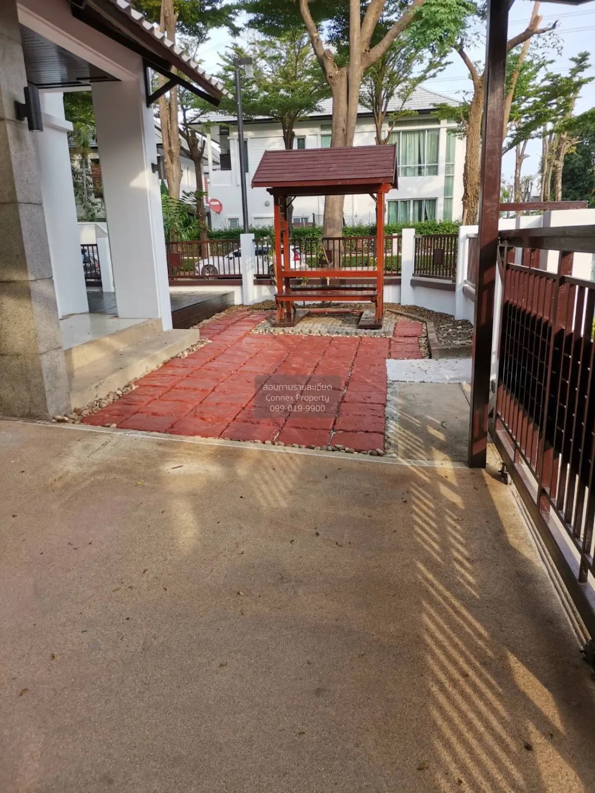 เช่าบ้าน  บลูลากูน บางนา - ตราด กม.8 ดอกไม้ เขต ประเวศ กรุงเทพ CX 2