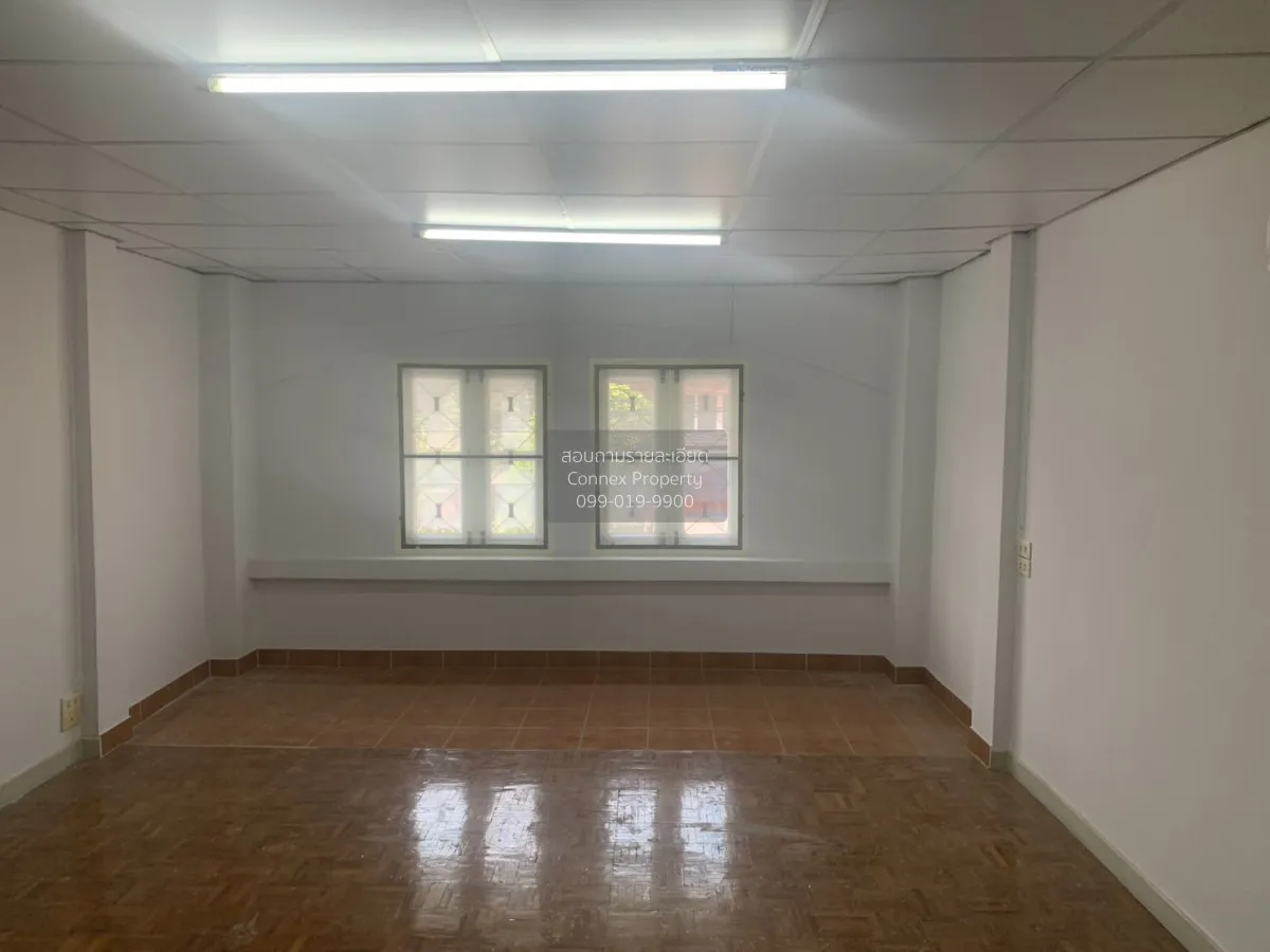 For Sale Townhouse/Townhome  , Buathongthani , wide frontage , Ba
