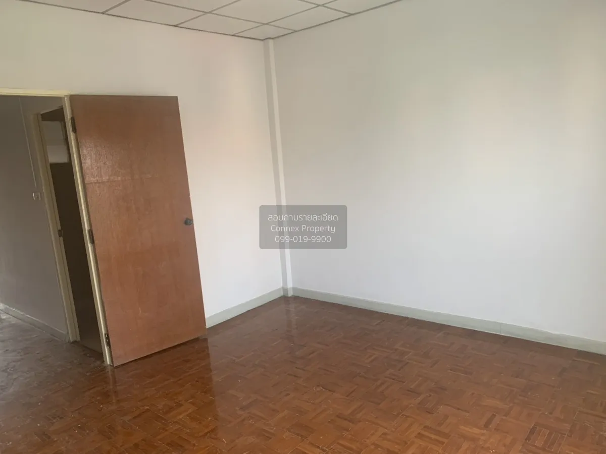 For Sale Townhouse/Townhome  , Buathongthani , wide frontage , Ba
