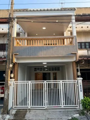For Sale Townhouse/Townhome  , Chomfah warangkul Klong 2 , newly renovated , Pracha Thipat , Thanyaburi , Pathum Thani , CX-167777