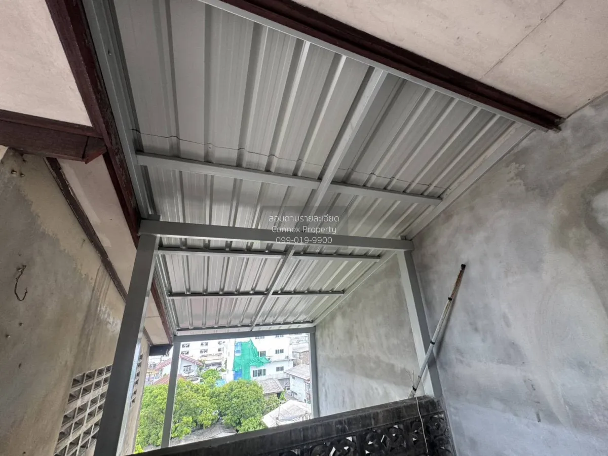 For Sale 4.5 - storey shophouse 11 square wa Thonburi Bangkok. , 