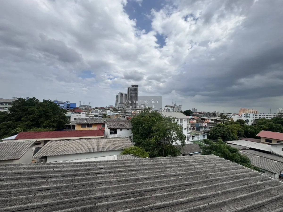 For Sale 4.5 - storey shophouse 11 square wa Thonburi Bangkok. , 