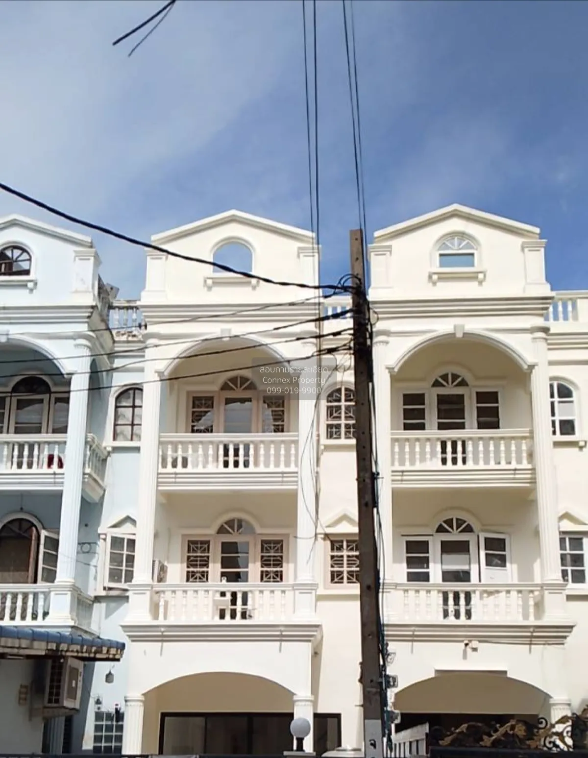 For Sale Townhome Lat Phrao 138  , high floor , Khlong Chan , Ban 1