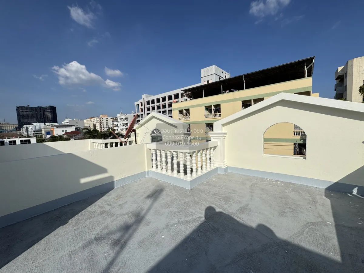 For Sale Townhome Lat Phrao 138  , high floor , Khlong Chan , Ban
