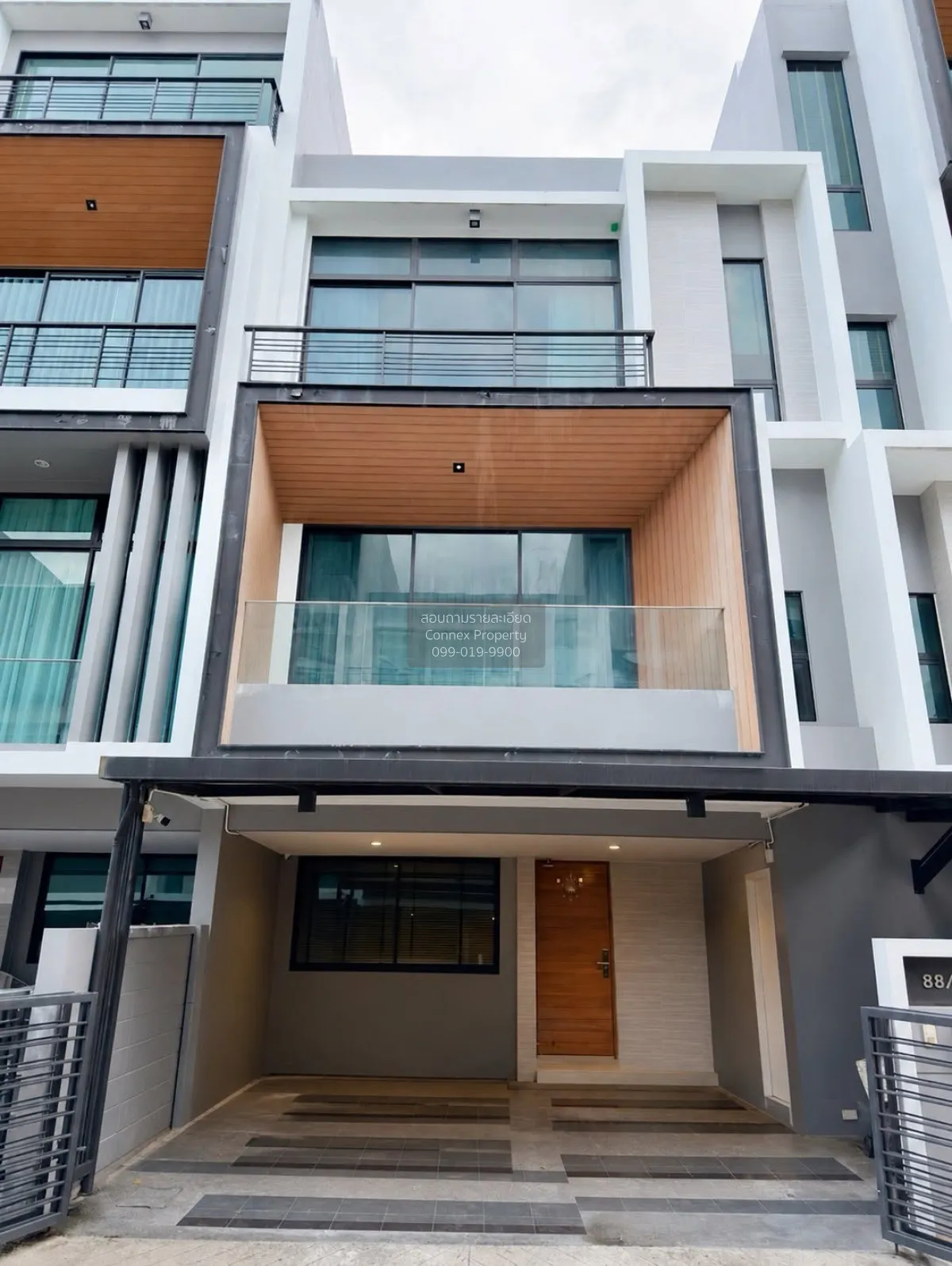 เช่าทาวน์เฮ้าส์/ทาวน์โฮม  เนอวานา ดีฟายน์ กรุงเทพกรีฑา ARL-บ้านทั 1