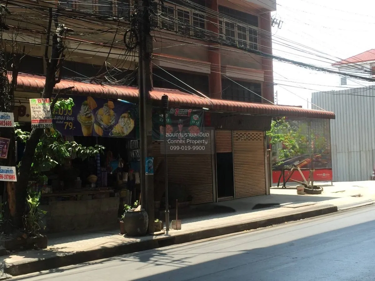 For Sale Commercial building with 2 units, including 194 sq. wah  3