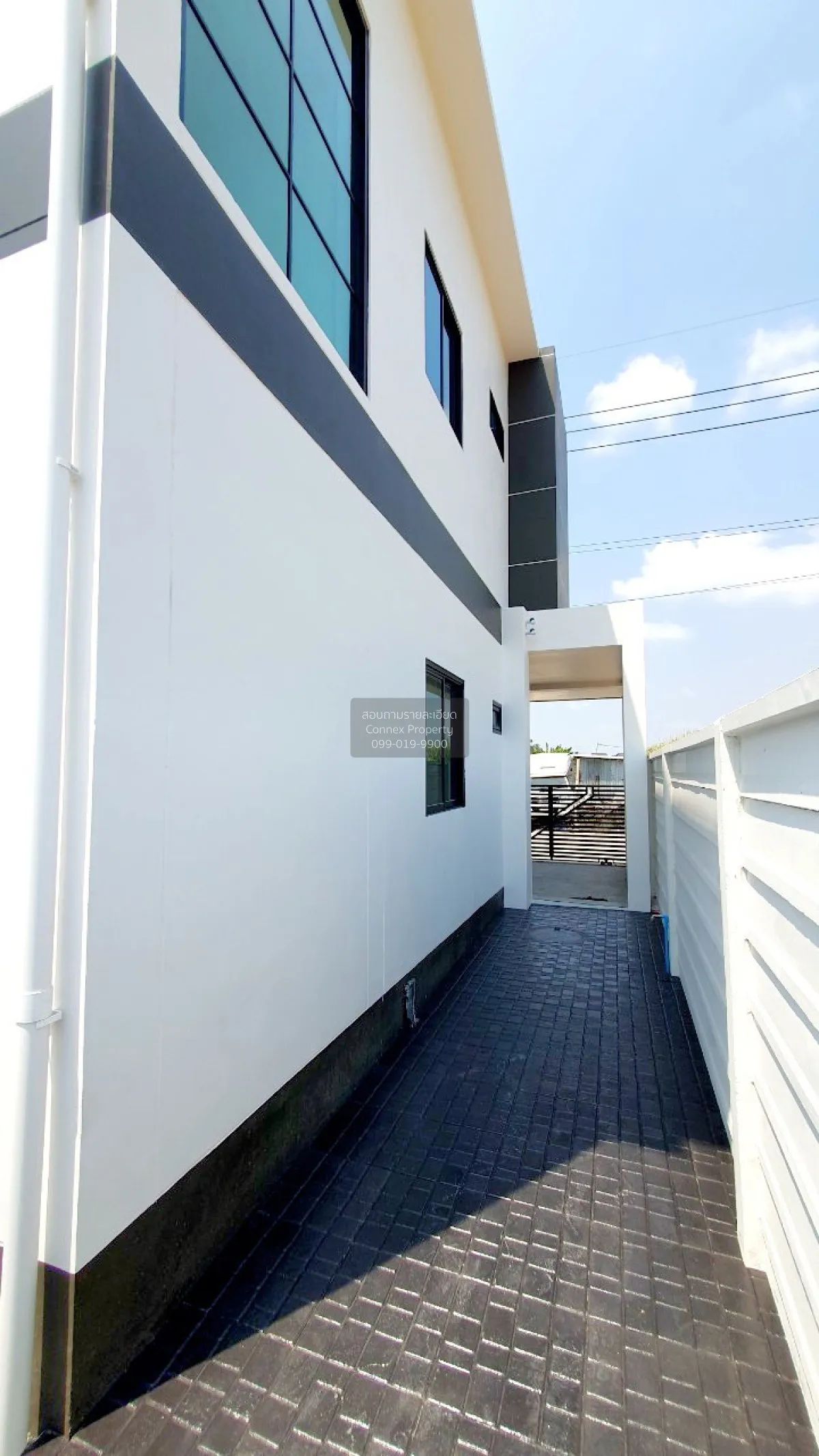 ขายบ้าน  เอเรน เอ็กซ์ บางนา ชั้นสูง ห้องมุม รีโนเวทใหม่ บางพลีใหญ