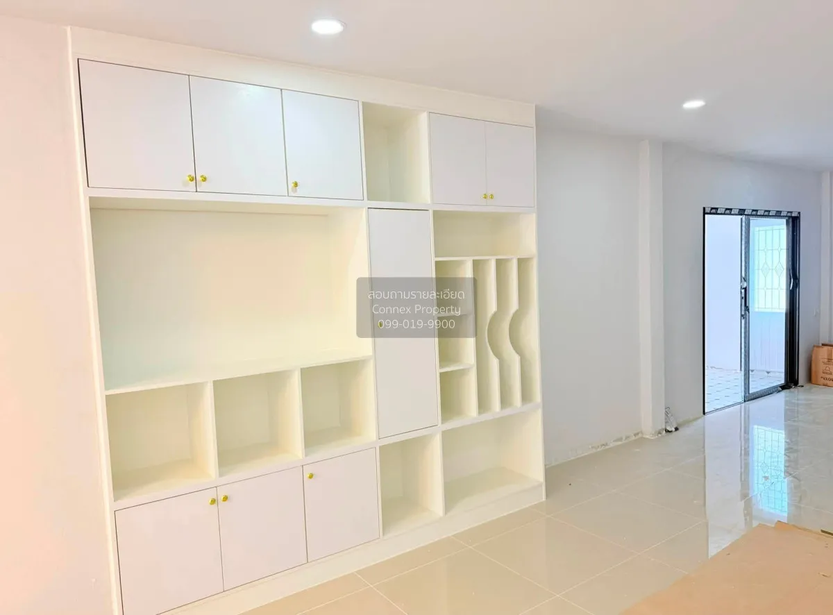 For Sale Townhouse/Townhome  , Baan Ngamcharoen 1 Pattaya , Nong 