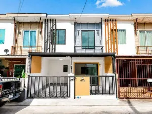 ขายทาวน์เฮ้าส์/ทาวน์โฮม  บ้านพฤกษา ไพร์ม รถไฟฟ้าสถานีบางพลู – ราชพฤกษ์ หน้ากว้าง รีโนเวทใหม่ บางรักใหญ่ บางบัวทอง นนทบุรี CX-169013