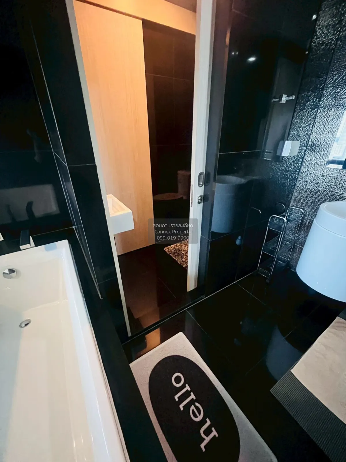 For Rent Condo , Rhythm Sukhumvit 36-38 , corner unit , BTS-Thong