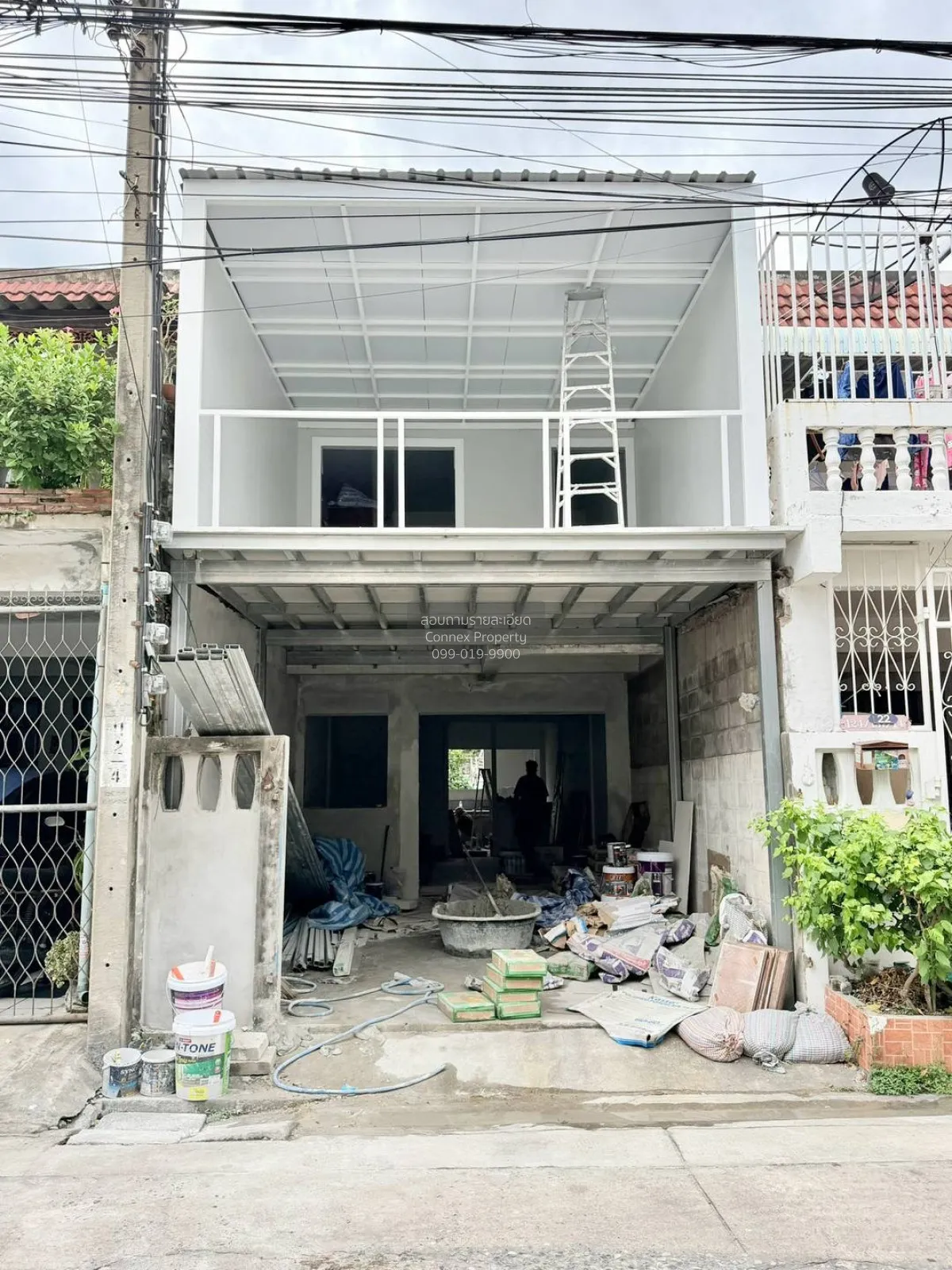ขายทาวน์เฮาส์  2  ชั้น 18 ตรว. ซอยเรวดี 53  บ้านรีโนเวท  รีโนเวทใ 1