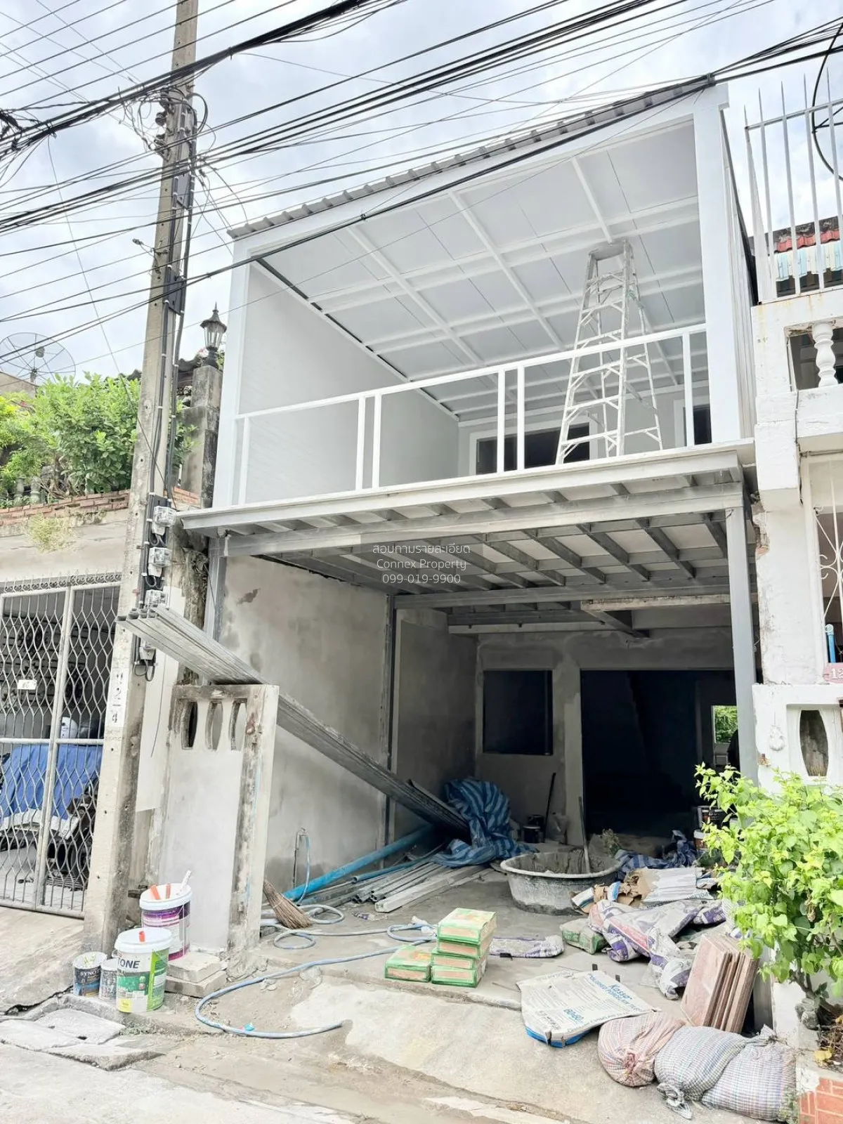 ขายทาวน์เฮาส์  2  ชั้น 18 ตรว. ซอยเรวดี 53  บ้านรีโนเวท  รีโนเวทใ 4