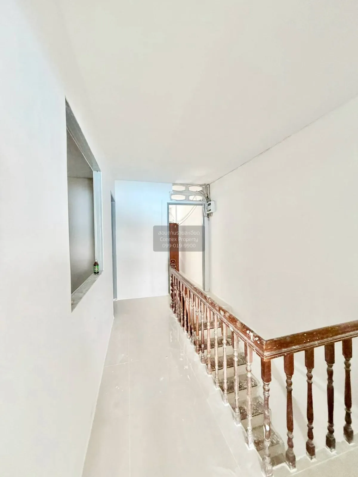 ขายทาวน์เฮาส์  2  ชั้น 18 ตรว. ซอยเรวดี 53  บ้านรีโนเวท  รีโนเวทใ