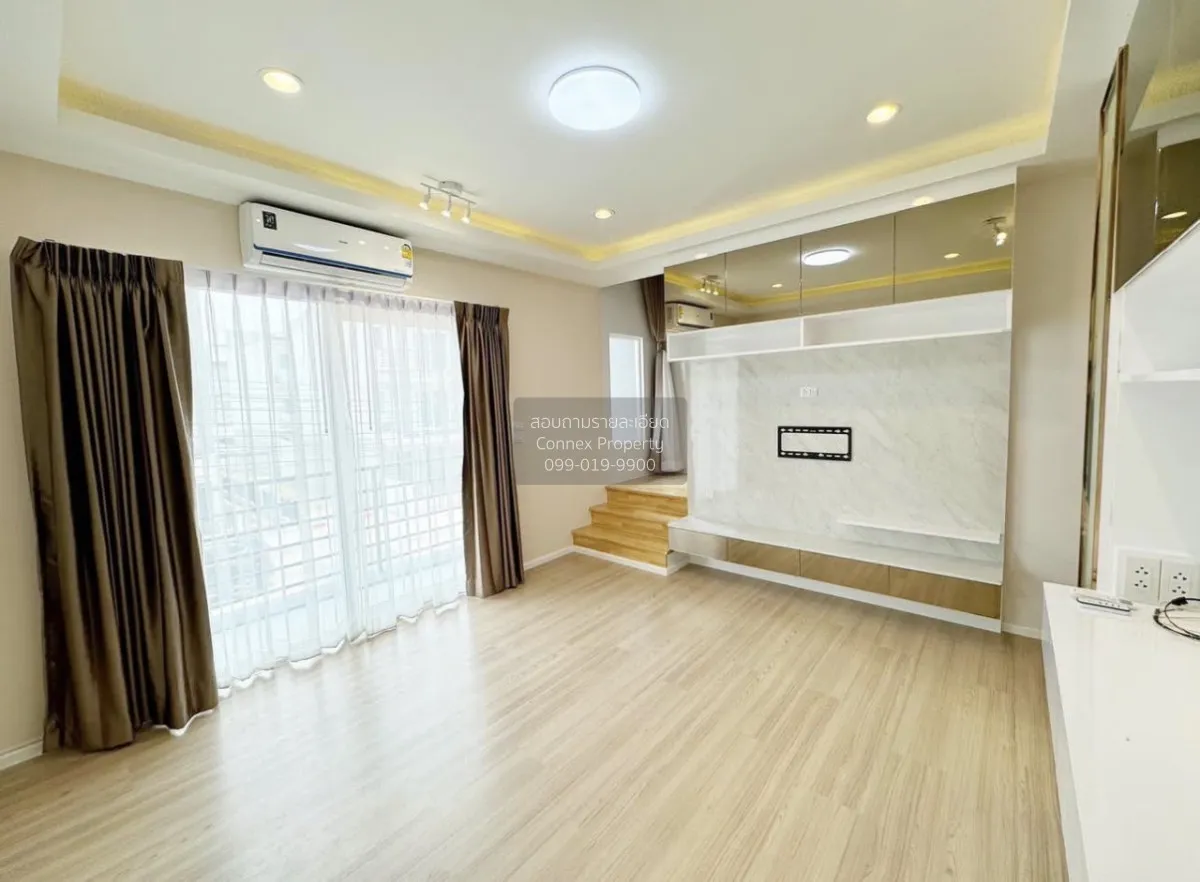 For Sale House , Baan Klang Muang Suanluang , corner unit , wide 