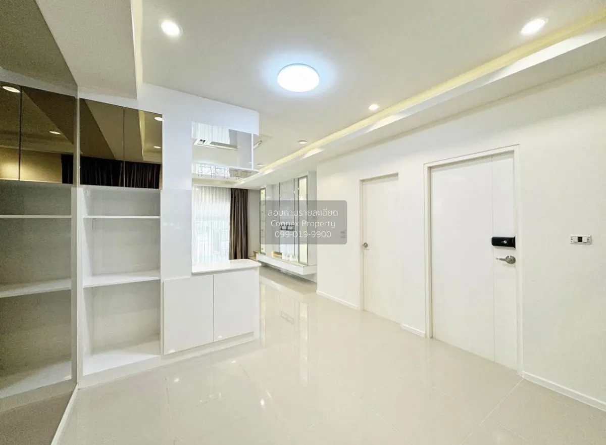 For Sale House , Baan Klang Muang Suanluang , corner unit , wide 