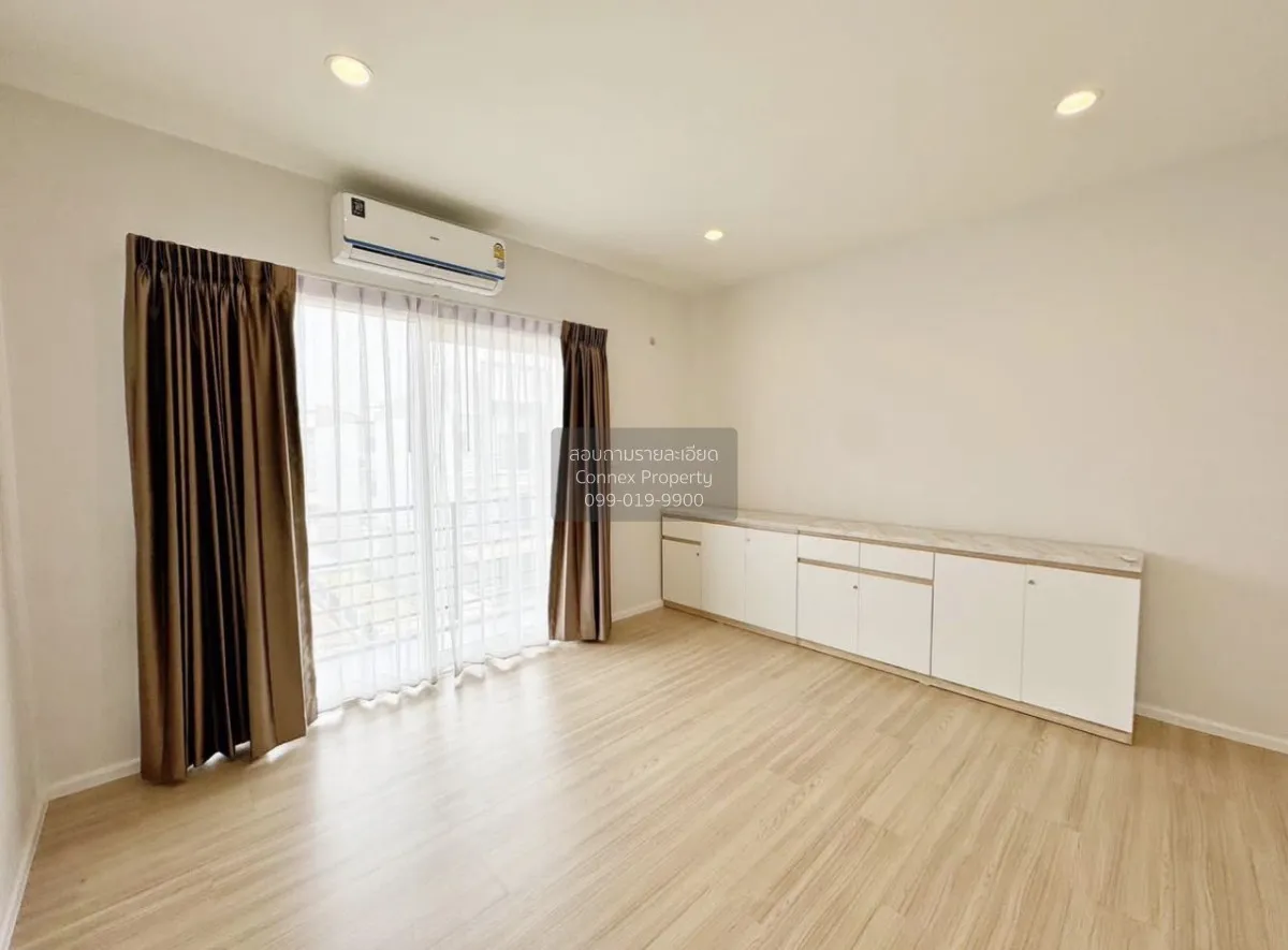 For Sale House , Baan Klang Muang Suanluang , corner unit , wide 