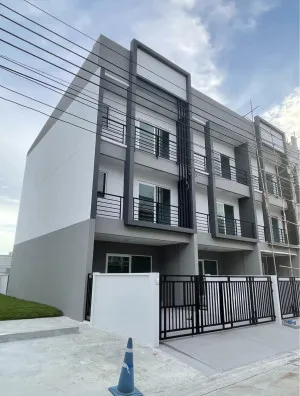 ขายบ้าน  บ้านกลางเมือง สวนหลวง ห้องมุม หน้ากว้าง รีโนเวทใหม่ หนองบอน เขต ประเวศ กรุงเทพ CX-169408