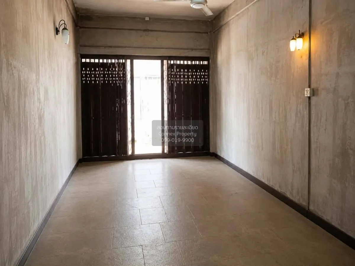 For Sale 3.5-Storey Commercial Building for Sale, Soi Wat Borom N 3