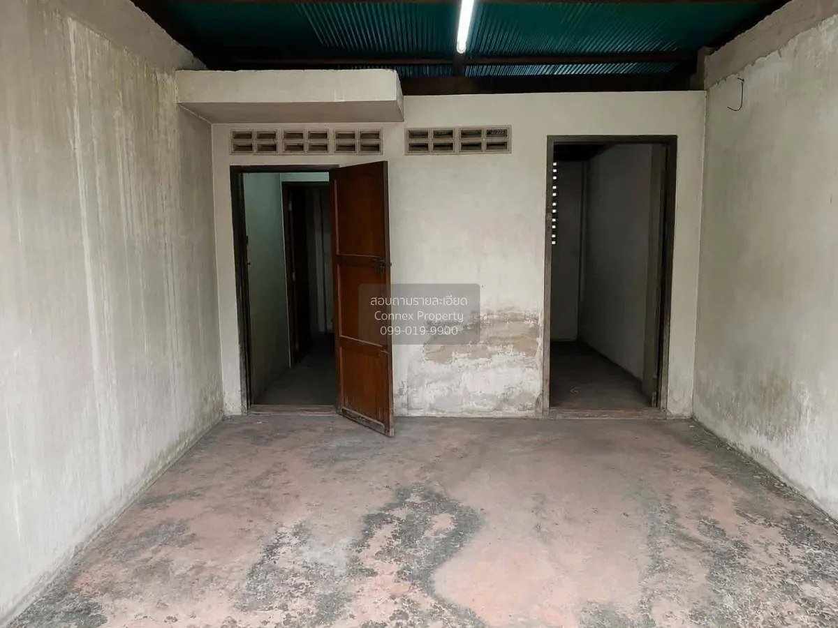 For Sale 3.5-Storey Commercial Building for Sale, Soi Wat Borom N