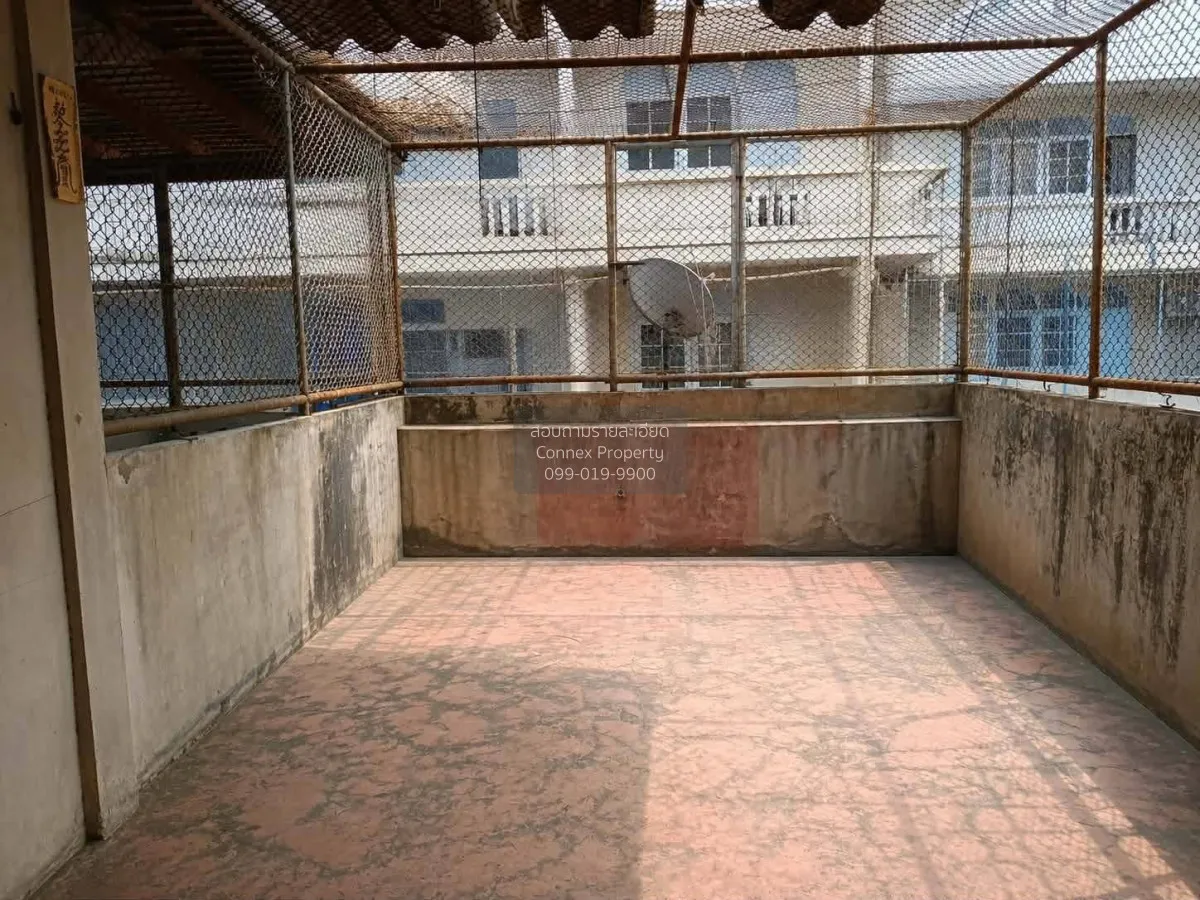 For Sale 3.5-Storey Commercial Building for Sale, Soi Wat Borom N