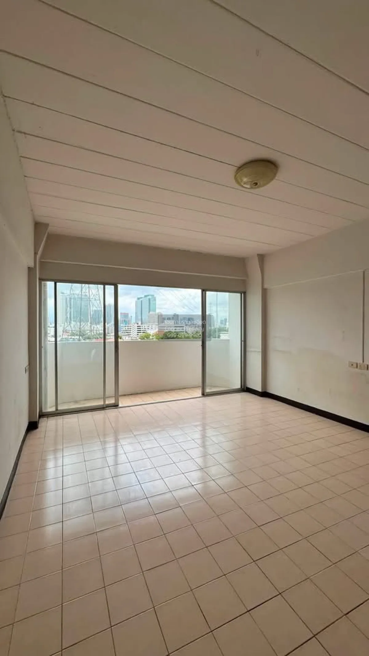 For Sale Condo , T.C. Tower , newly renovated , MRT-Huai Khwang , 1