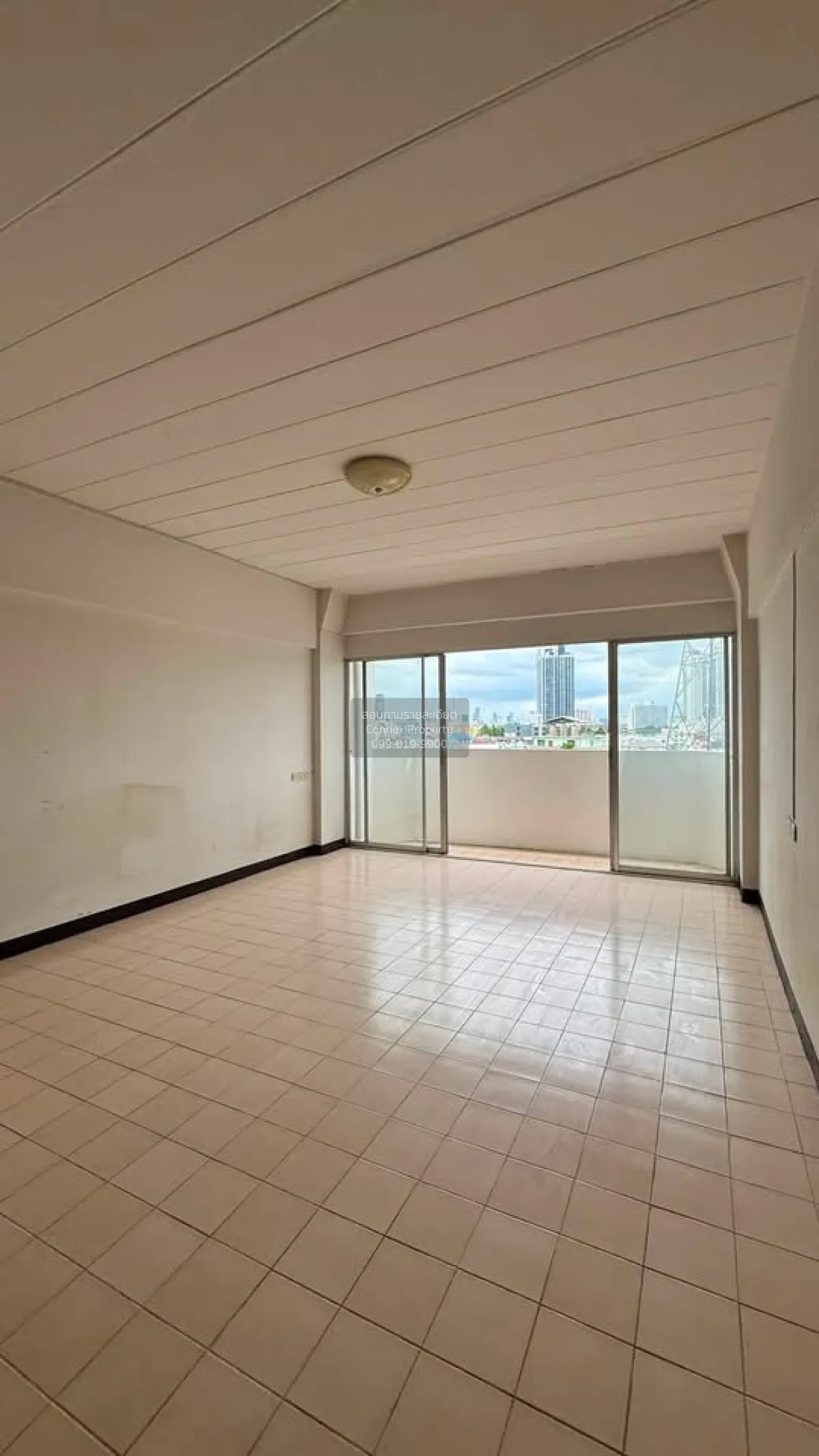 For Sale Condo , T.C. Tower , newly renovated , MRT-Huai Khwang , 2