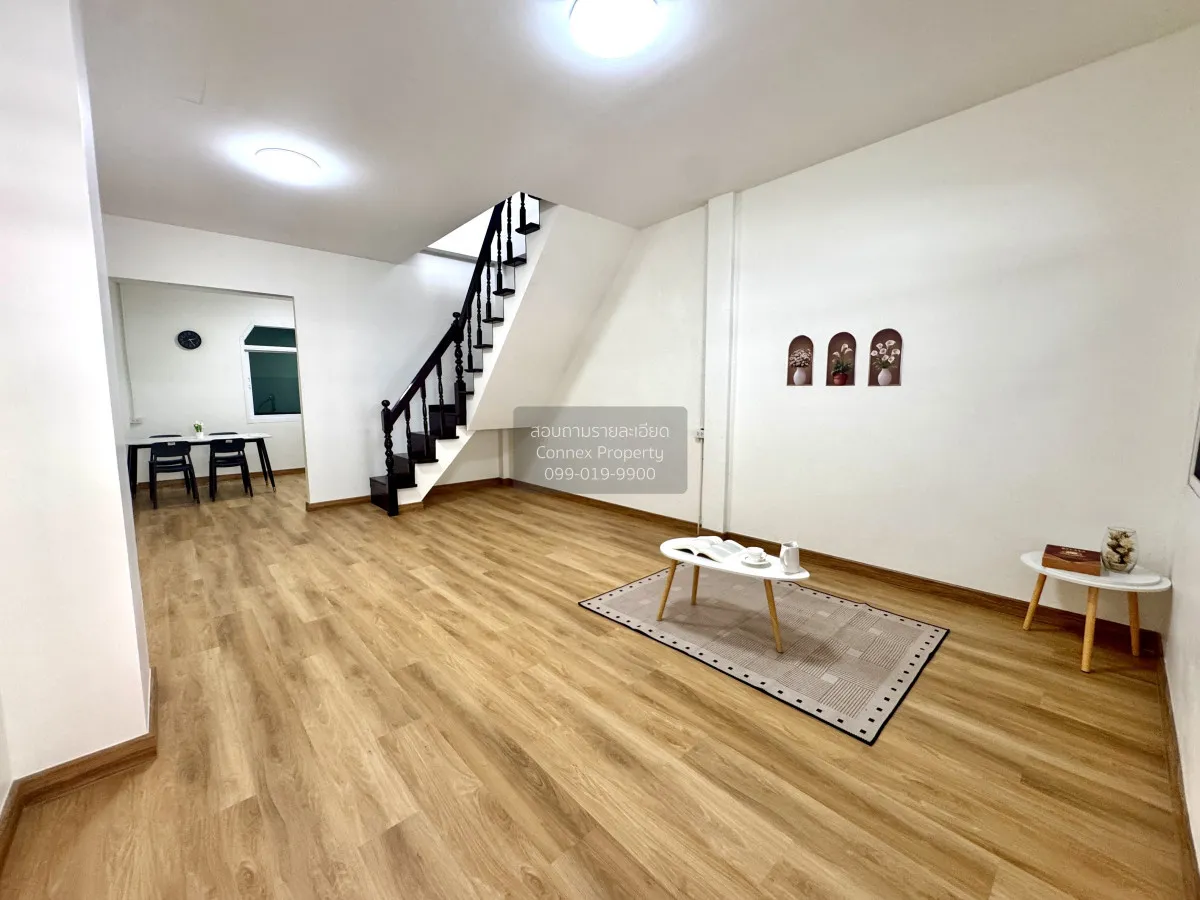 For Sale Townhouse/Townhome  , PS Villa , newly renovated , MRT-L