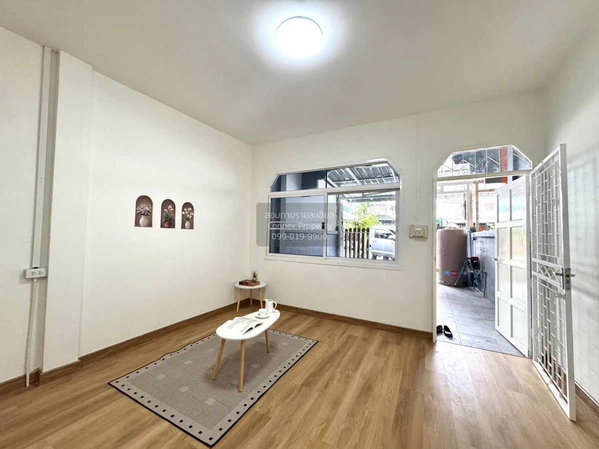 For Sale Townhouse/Townhome  , PS Villa , newly renovated , MRT-L
