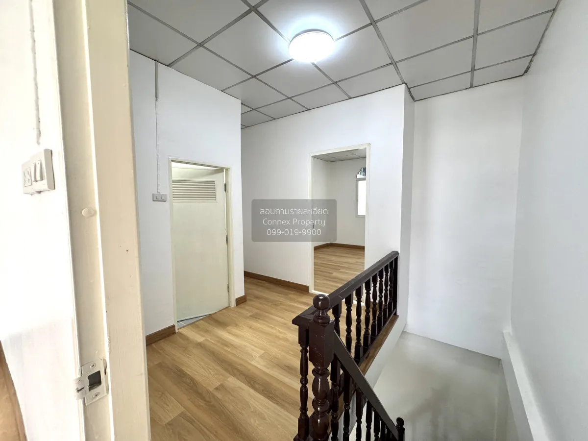 For Sale Townhouse/Townhome  , PS Villa , newly renovated , MRT-L