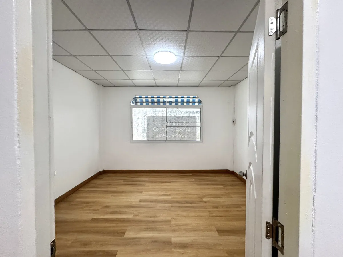 For Sale Townhouse/Townhome  , PS Villa , newly renovated , MRT-L